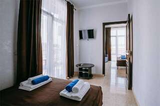 Гостиница Космос Витязево Люкс с 2 спальнями (первая комната проходная)-3