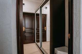 Гостиница Космос Витязево Улучшенный люкс с видом на море (изолированные комнаты)-10