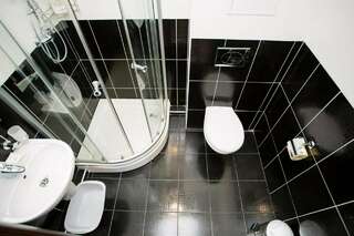 Гостиница Космос Витязево Полулюкс четырехместный с балконом-12