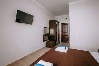 Гостиница Космос Витязево Улучшенный полулюкс двухместный с балконом (5 этаж )-3